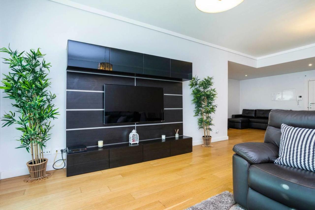 Guestready - Spacious Campolide Family Apt Fits 6 Lisbon Luaran gambar